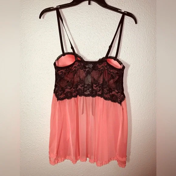 Lingerie set Sz M coral black accents lace trim reversible straps push-up bra